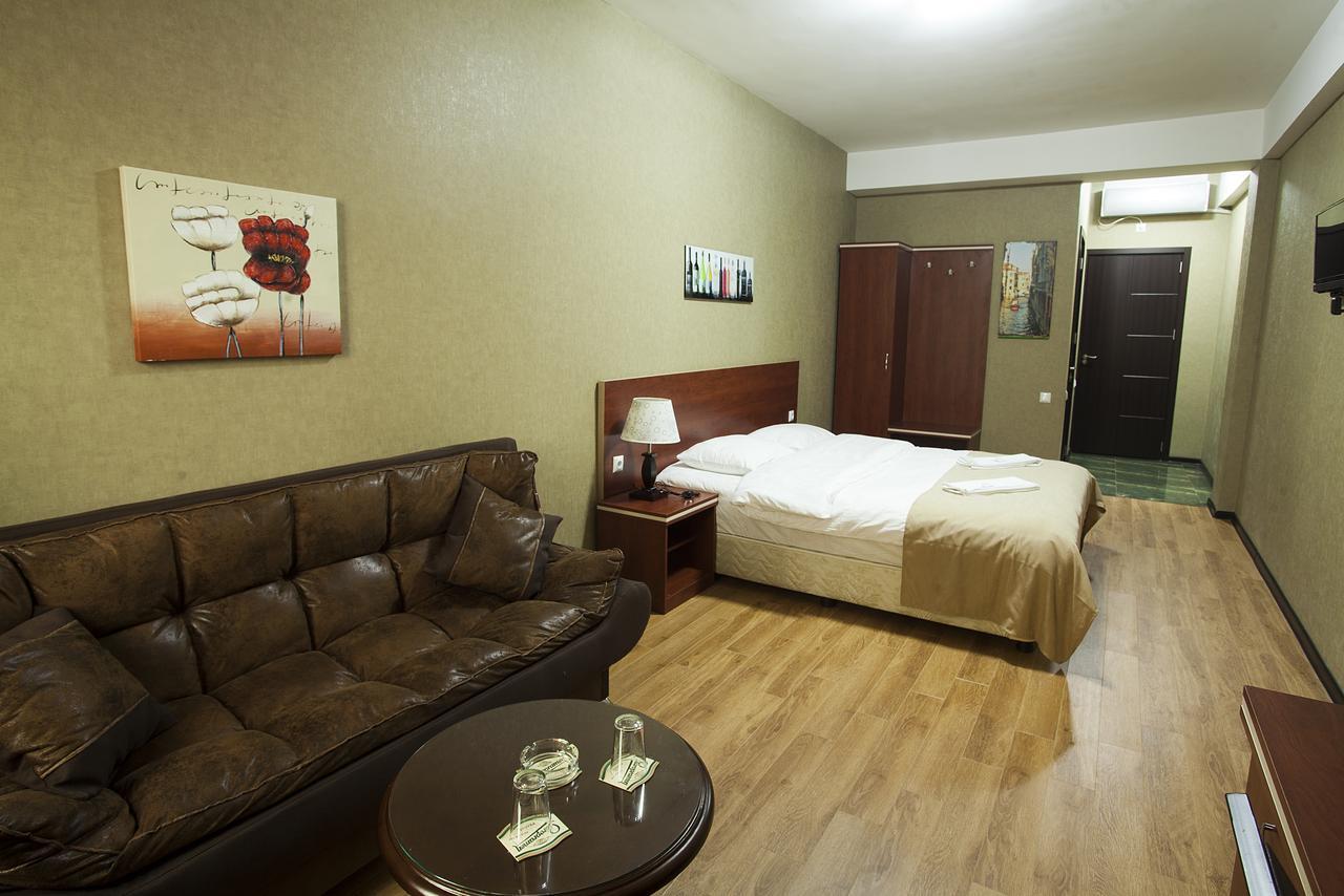 Lords Hotel تبليسي المظهر الخارجي الصورة