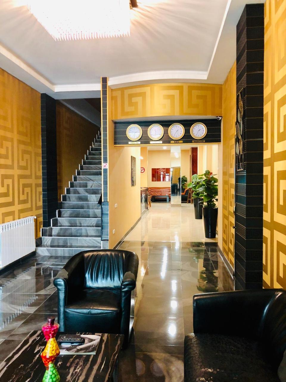 Lords Hotel تبليسي المظهر الخارجي الصورة