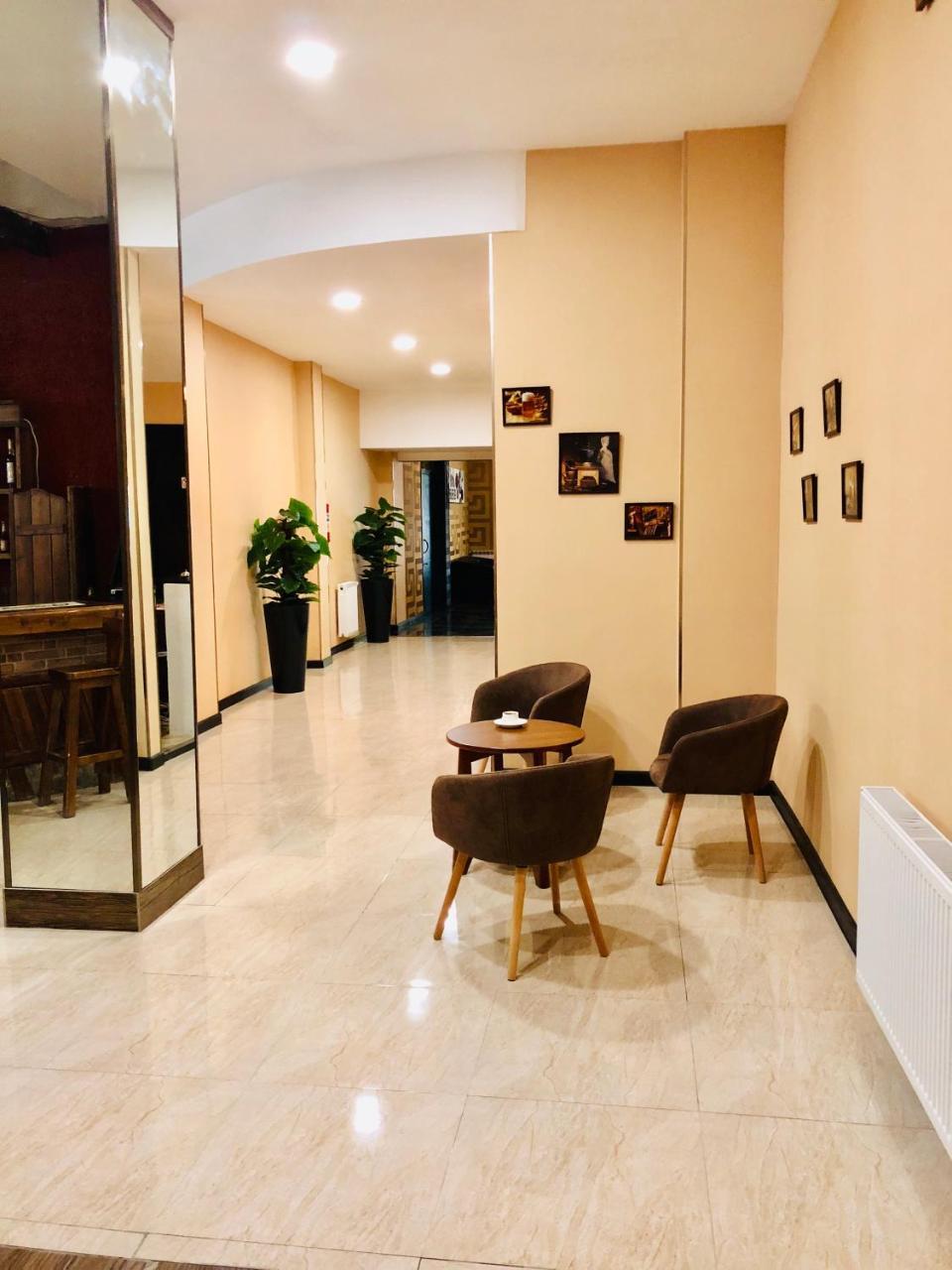 Lords Hotel تبليسي المظهر الخارجي الصورة